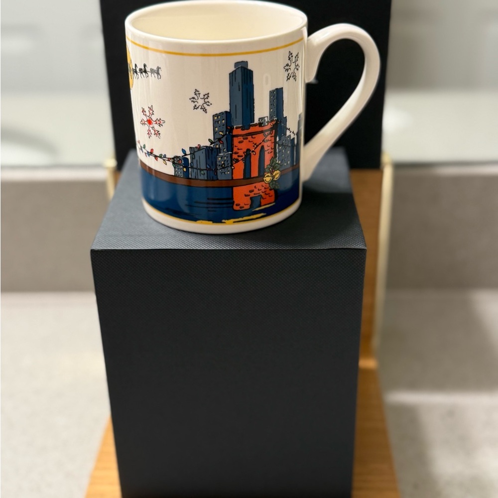 Coach Collectable New York Holiday  Ceramic Mug with Gift 🎁 Box